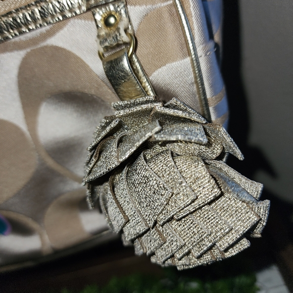 EUC Coach Signature Poppy Applique Backpack Rare Limited Edition F17939 - Picture 5 of 13